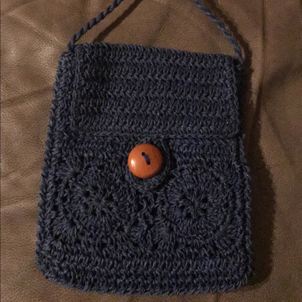 Vintage purse with strap